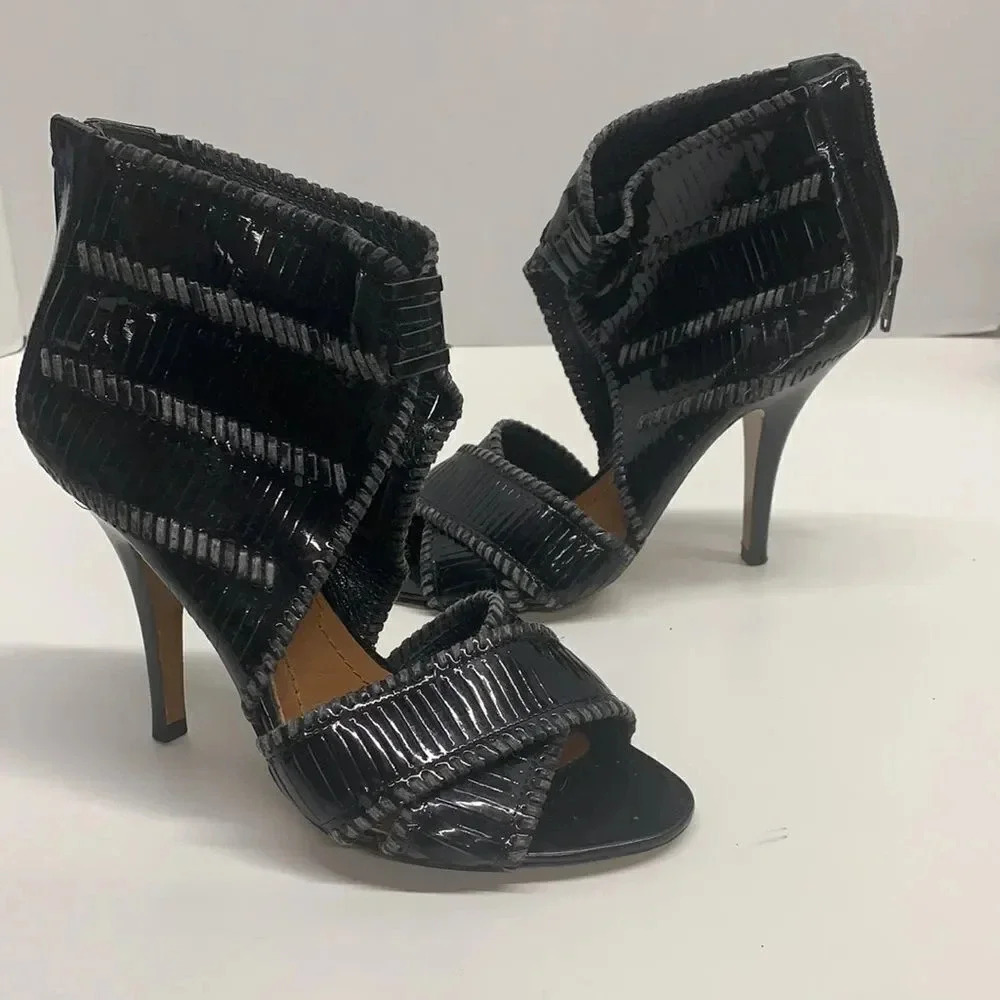 Givenchy High Heel Shoes Patent Leather Textured Open Toe Black Size EU 35 US 5